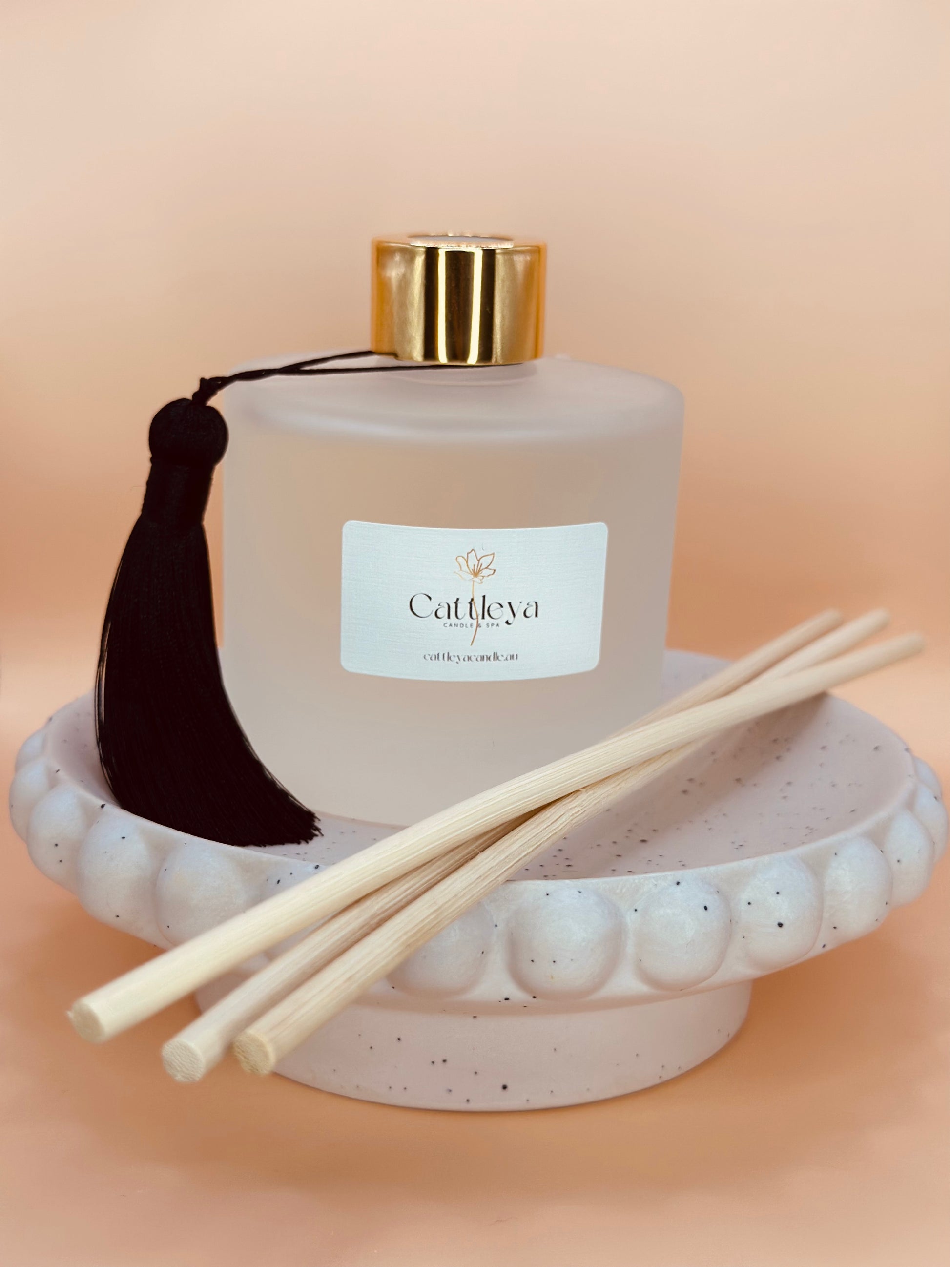 luxury-reed-diffuser-handmade-home-fragrance-cattleyacandle