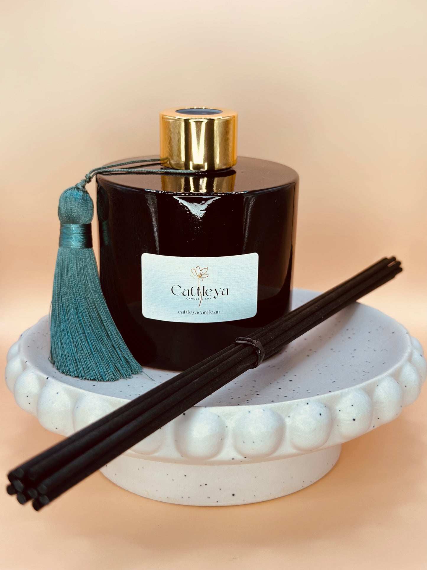 luxury-reed-diffuser-handmade-home-fragrance-cattleyacandle
