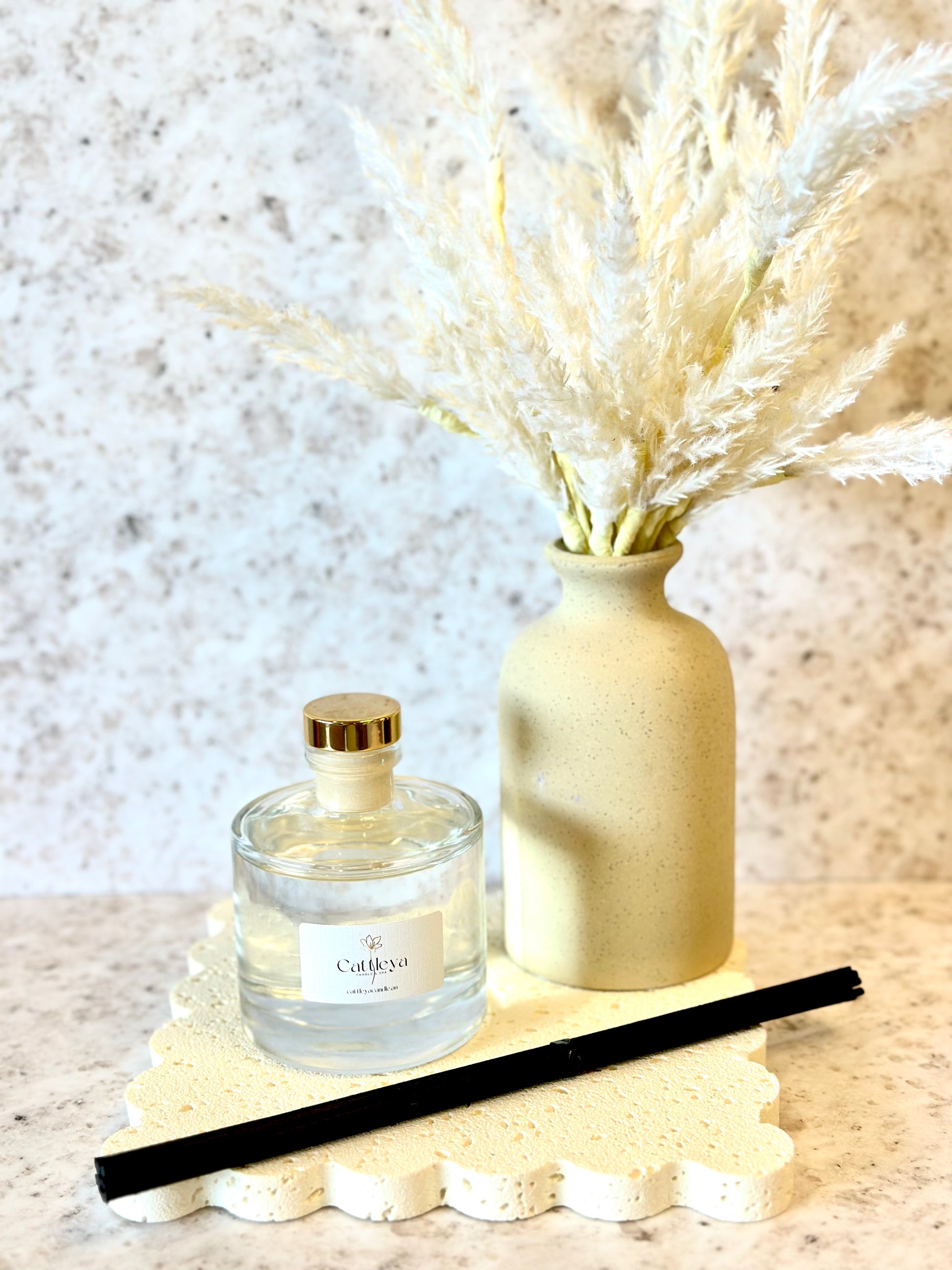luxury-reed-diffuser-handmade-home-fragrance-cattleyacandle