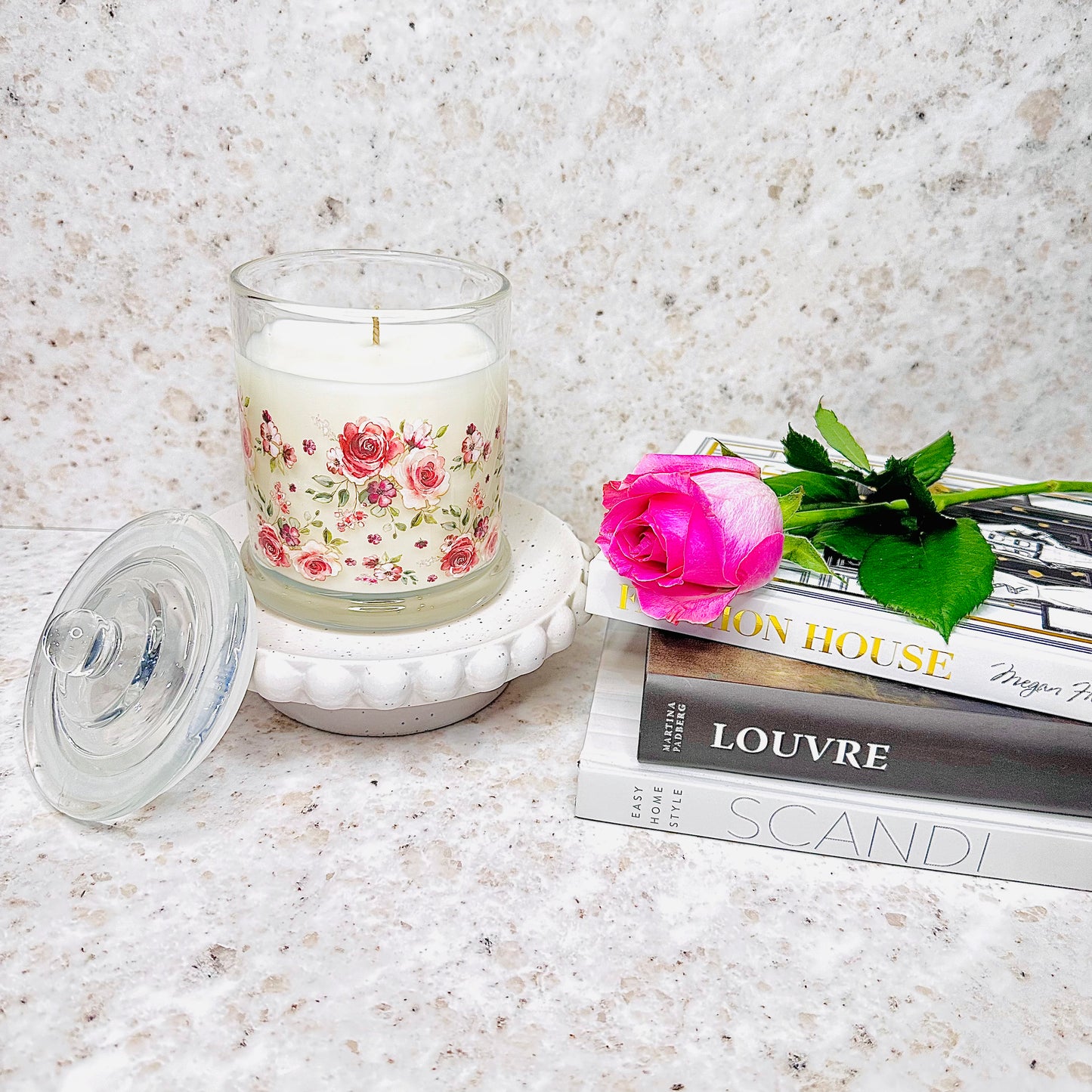 rose-scented-soy-candle-floral-romantic-cattleyacandle
